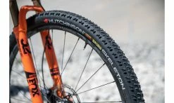 Pneu Hutchinson Skeleton Racing Lab - Race Riposte XC - Hardskin - Tubeless Ready -Vélo Boutique de vente Pneu vtt Hutchinson Skeleton Racing Lab Race Riposte XC Hardskin Tubeless Ready 1235x735