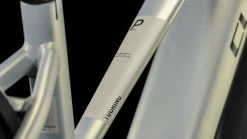 Cube Touring Hybrid Pro 625 Lady Pearlysilver'n'black -Vélo Boutique de vente cube 631112 20118996 Touring Hybrid Pro 625 Lady pearlysilver n black 3