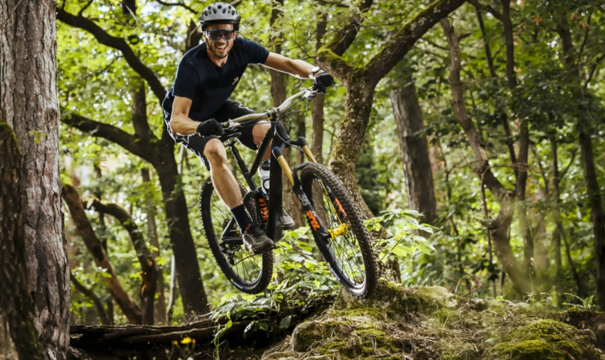 Pneu VTT Michelin Force AM2 – Gum-X – Trail Shield – Tubeless Ready 6 Pneu VTT Michelin Force AM2 – Gum-X – Trail Shield – Tubeless Ready – Image 4