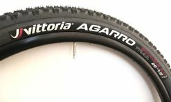 Pneu Vittoria Agarro Graphène 2.0 - Tubeless Ready TNT -Vélo Boutique de vente pneu vittoria agarro 3 1235x735