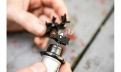 Kit De Réparation Tubeless à Mèches Notubes Dart 9 Kit De Réparation Tubeless à Mèches Notubes Dart -Vélo Boutique de vente stans dart outside 9 1235x735